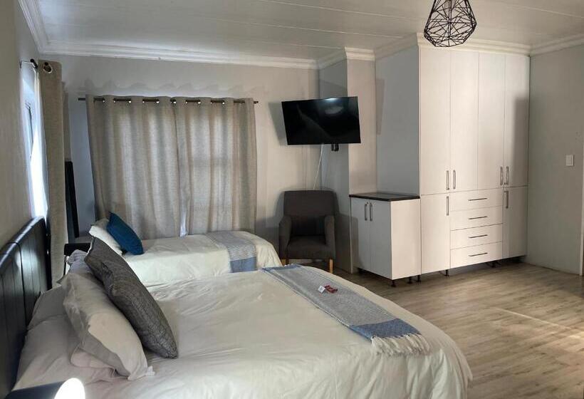 Quarto Deluxe, The Chameleon