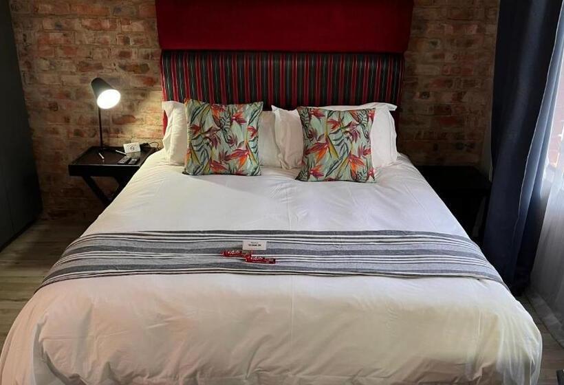 Quarto Deluxe, The Chameleon