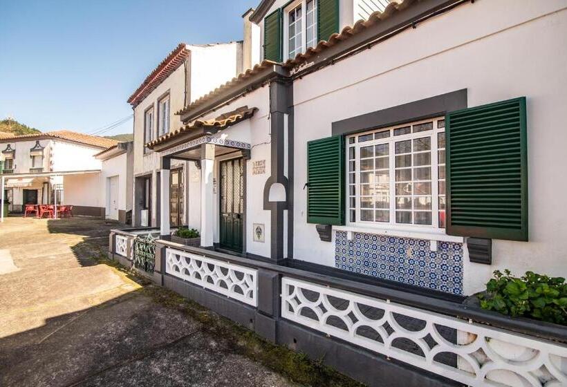 Дом 3 Спальни, Casa Inti / Inti House Furnas