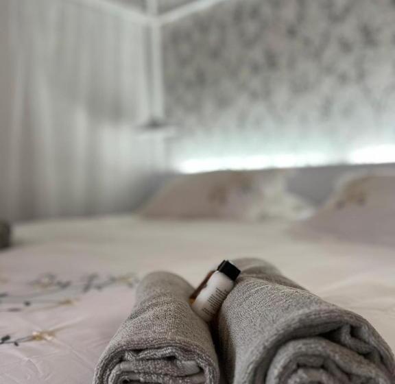 Люкс Deluxe Кровать Кинг, Hakunamatata Lodge & Health Spa/ Wedding & Conference Venue