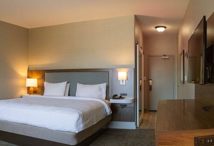 스탠다드 스튜디오 킹침대, Hampton Inn & Suites Boerne