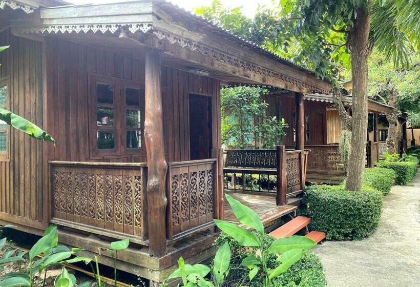 بانگلوی استاندارد, Yuwadee Resort
