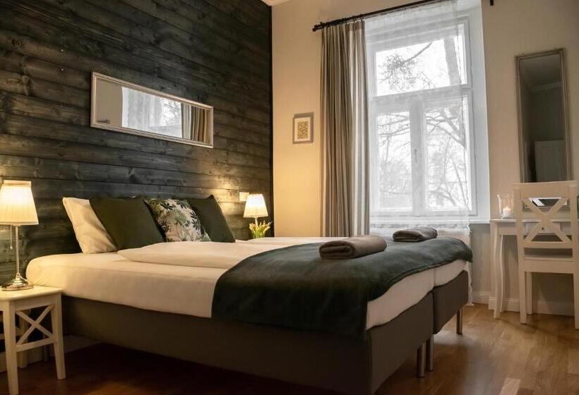 Номер Deluxe, Dunna