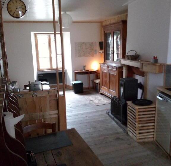 Family Suite, Au 17