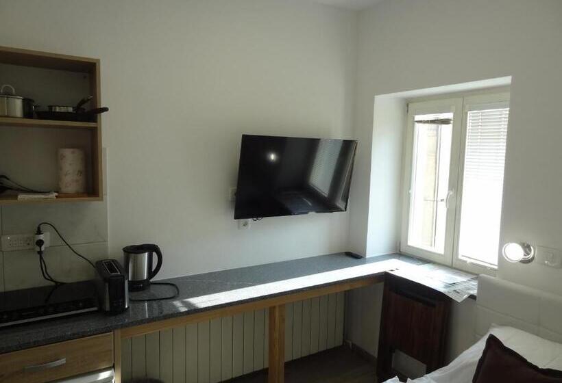 استودیوی لوکس, Tabor   Apartments Rozmanova Street