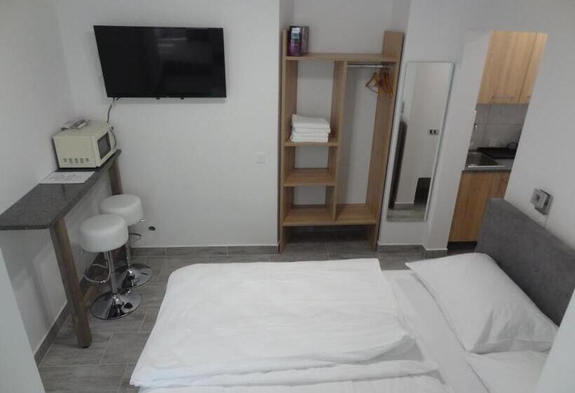 اتاق خانوادگی با چشم‌انداز باغ, Tabor   Apartments Rozmanova Street