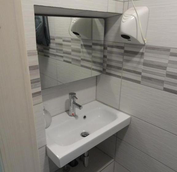 اتاق خانوادگی با چشم‌انداز باغ, Tabor   Apartments Rozmanova Street