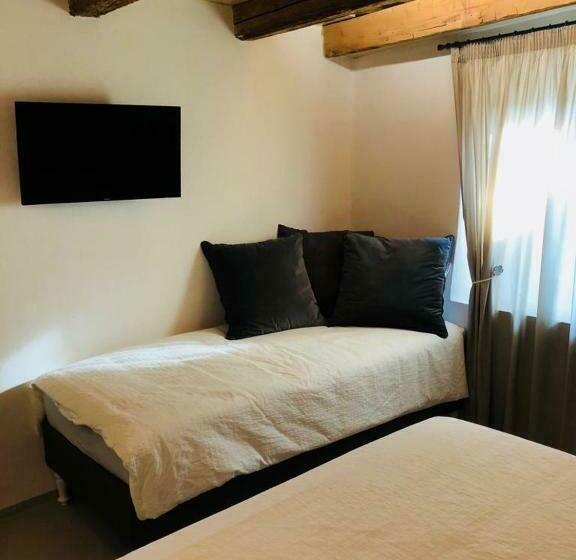 Háromágyas Deluxe Szoba, La Pergola B&b