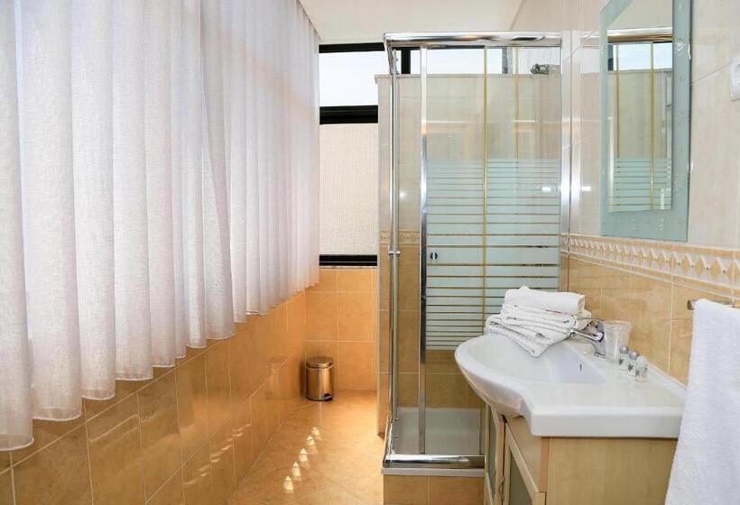 Номер Стандарт, Genny S Place
