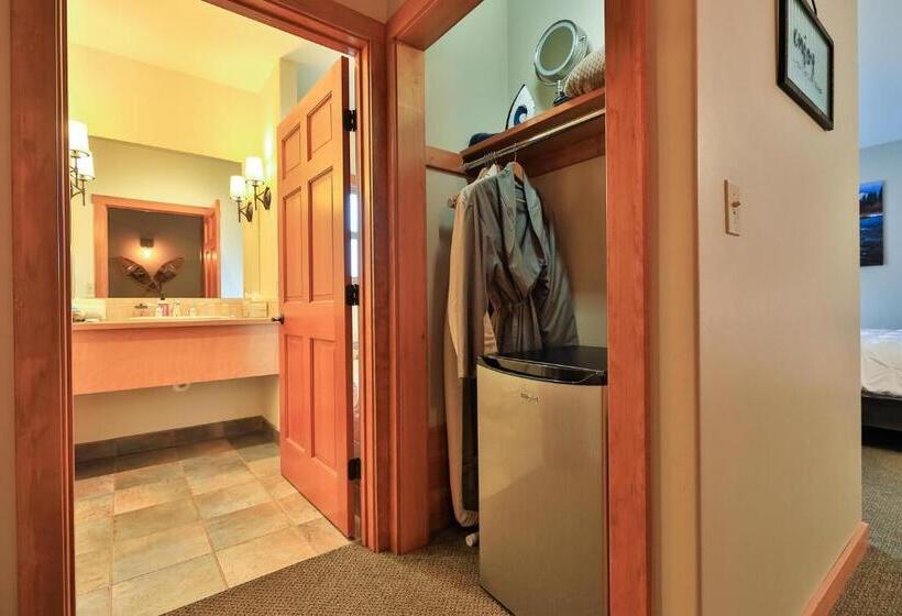 キングサイズベッドのスイートルーム, Solstice Suites