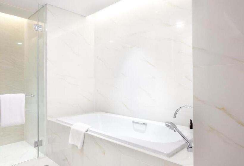 Люкс, Atria Hotel Gading Serpong