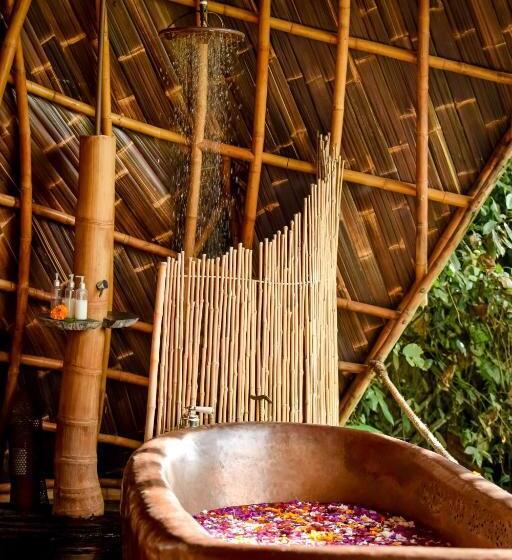 스위트, Bambu Indah