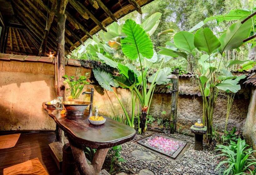 침실 2개 주택, Bambu Indah