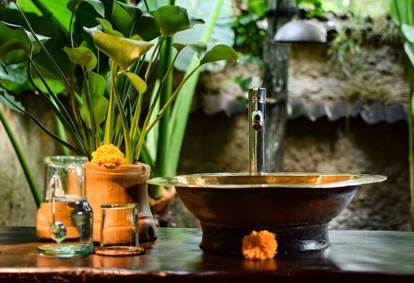 패밀리 룸, Bambu Indah