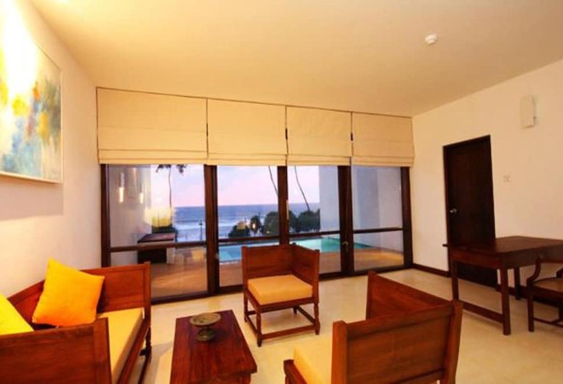 اتاق لوکس با چشم‌انداز دریا, Grand Beach