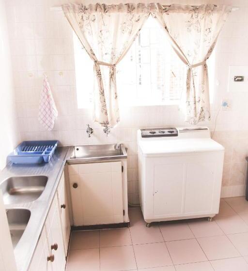 Suite Familiar, 29 Polvy Street