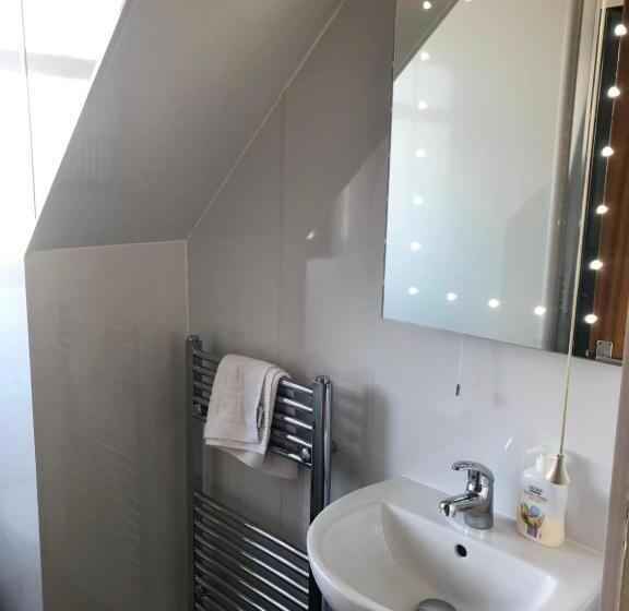 Семейный Номер, Elgin Guest House