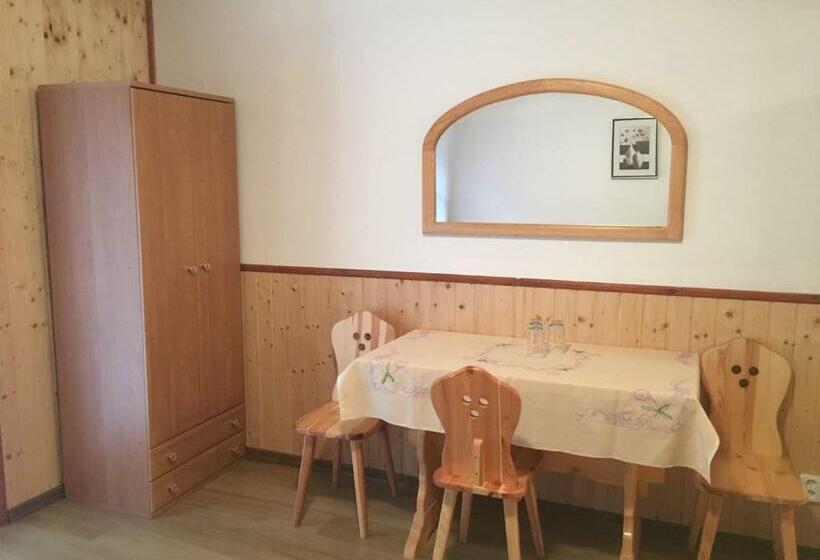 Номер Стандарт, Pension Peklo