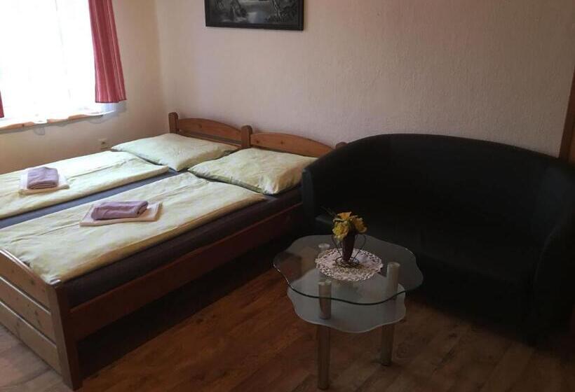 Люкс, Pension Peklo