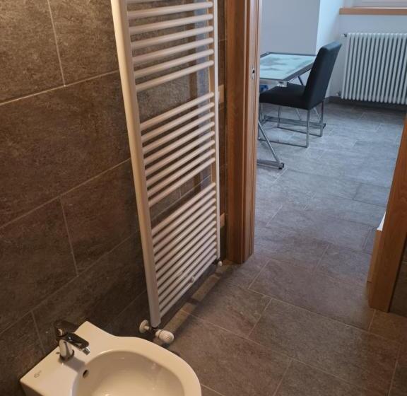 اتاق استاندارد سه تخته با چشم‌انداز, Foresteria B&b Vecchiascuola Pianazzola