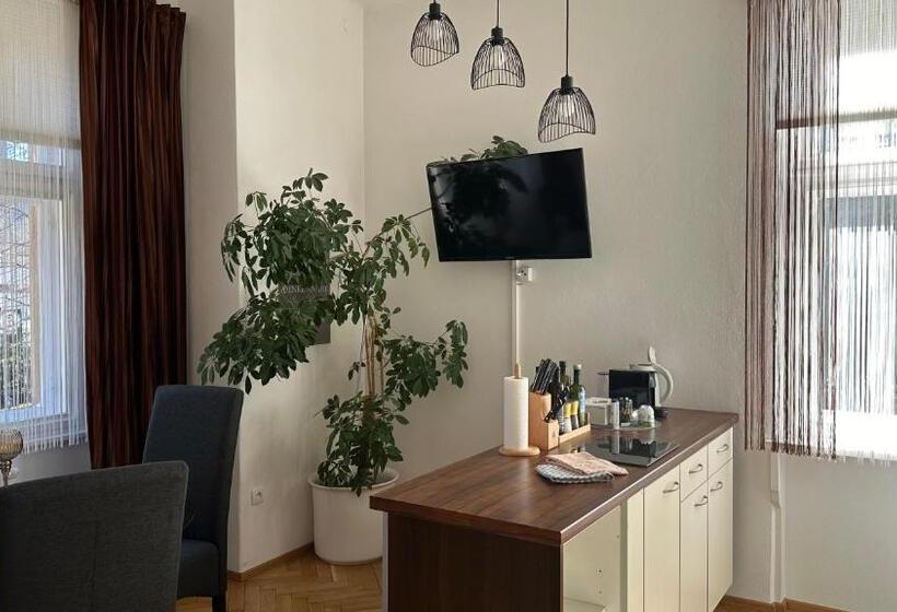 Апартаменты 1 Спальня Вид на Сад, Apartment Im Grünen