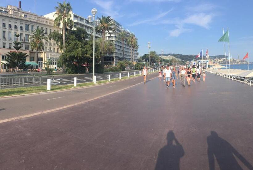Apartamento 1 Dormitório, Studio Carré D Or Situé à 50 M De La Plage