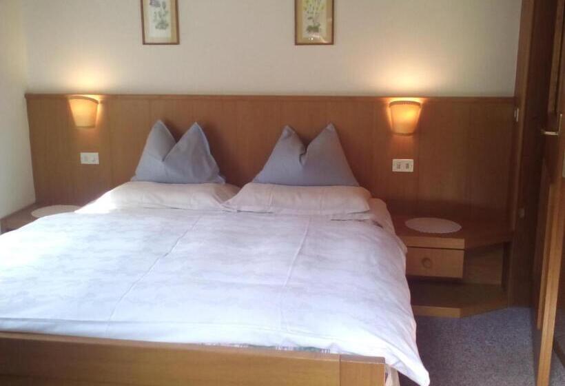 آپارتمان 1 خوابه با تراس, Residence Soratru