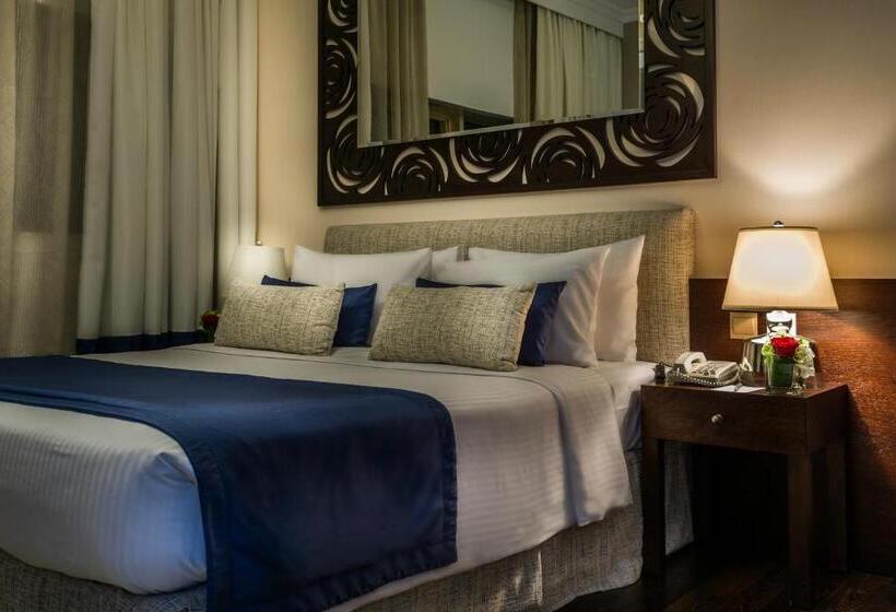 带双人大床的行政管理套房, First Central Hotel Suites