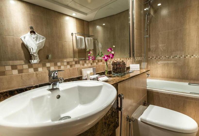 家庭间, First Central Hotel Suites