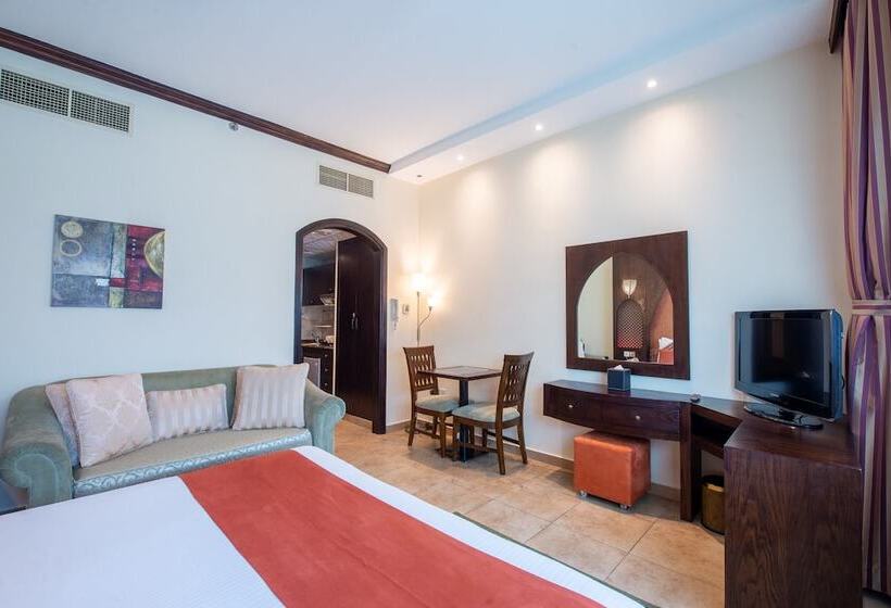 经典工作室, First Central Hotel Suites