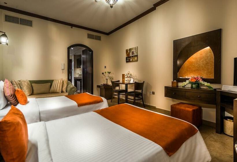 经典工作室, First Central Hotel Suites