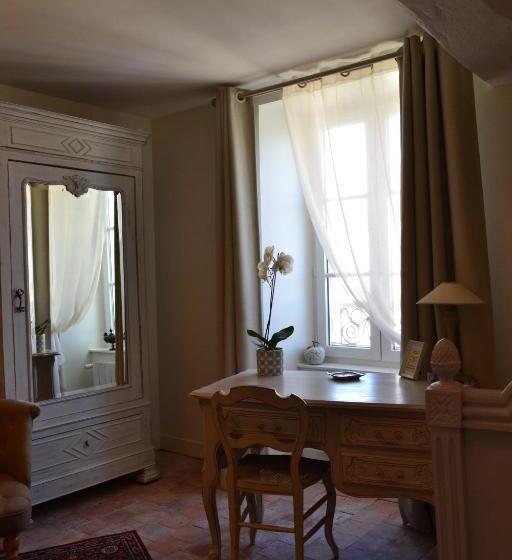 Трехместный Номер Стандарт Вид на Сад, La Maison Des Buis