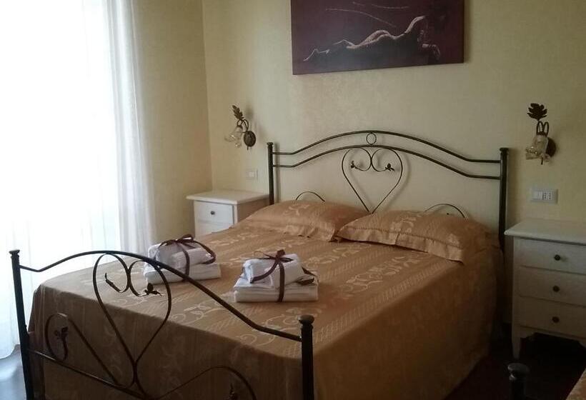 Трехместный Номер Комфорт, B&b Vico Napoli Salento
