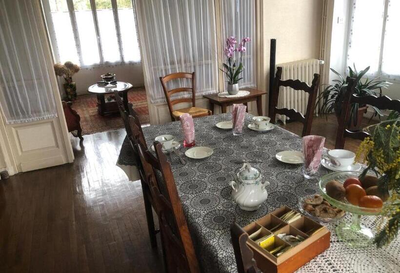 Quarto Estandar, Les Hortensias