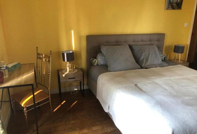 Quarto Estandar, Les Hortensias