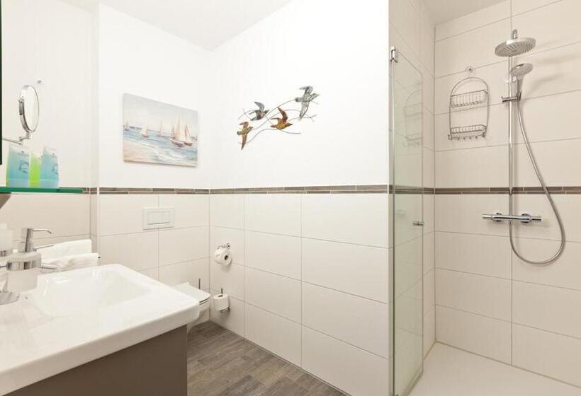 1 Bedroom Apartment Lake View, Kells Appartements