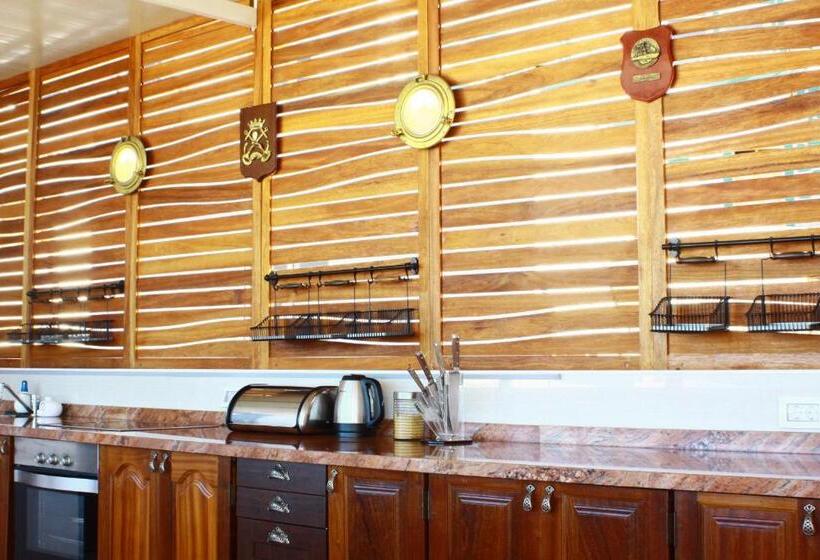 اتاق لوکس با چشم‌انداز دریا, Bella Vista Sun Club