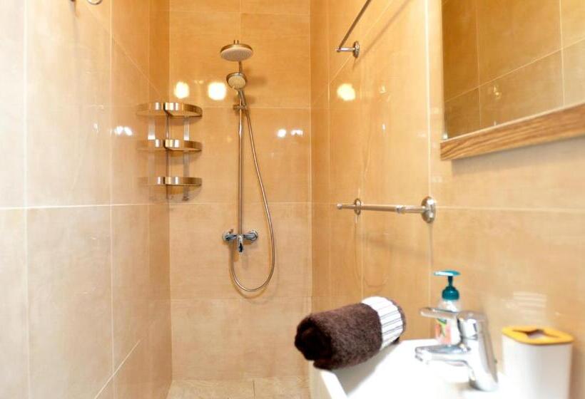 اتاق لوکس با چشم‌انداز دریا, Bella Vista Sun Club