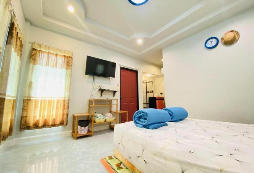Family bungalow with view, Panutsaya Homestay