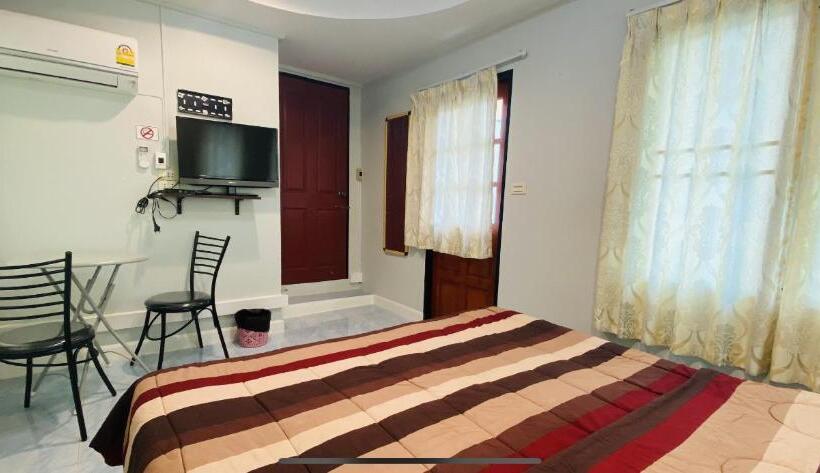 Family bungalow with view, Panutsaya Homestay