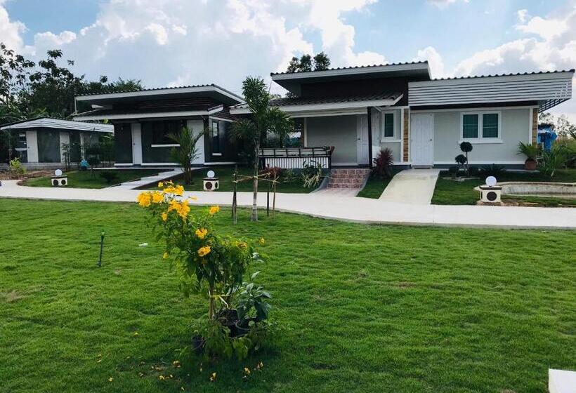 Standard Bungalow 2 Bedrooms with Views, Panutsaya Homestay