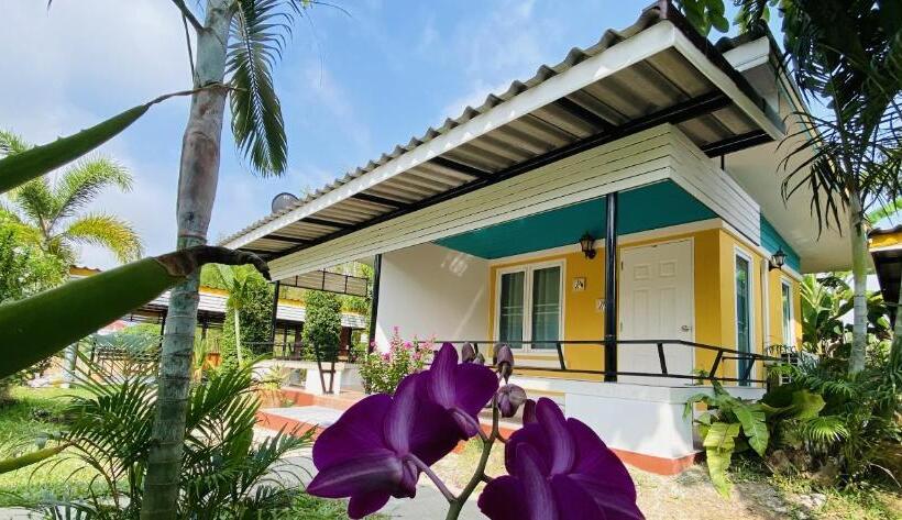 Дом 1 Спальня, Panutsaya Homestay