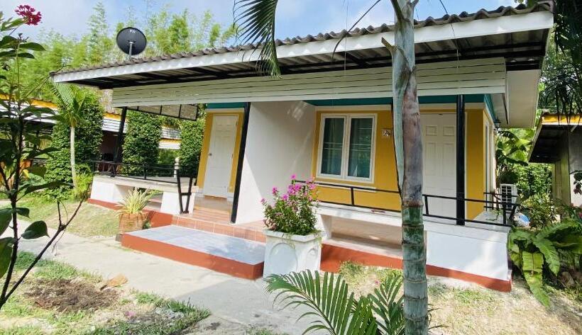 Дом 1 Спальня, Panutsaya Homestay