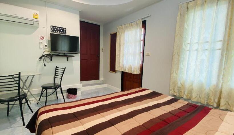 Family bungalow with view, Panutsaya Homestay