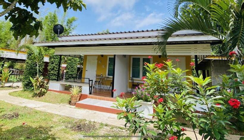Дом 1 Спальня, Panutsaya Homestay