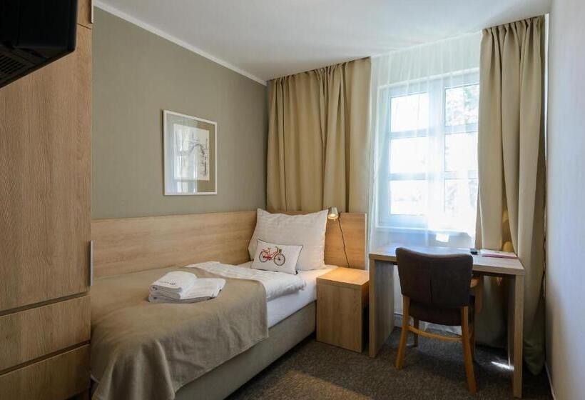 Quarto Estandar Individual, Pension Kral