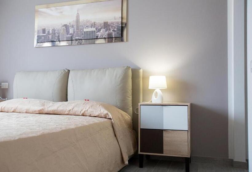 Номер Стандарт Трехместный, La Suite