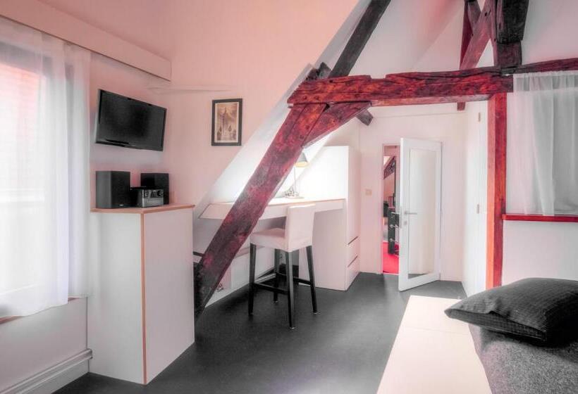 Номер Superior, Mons Dragon House
