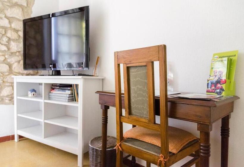 Quarto Estandar, Relais Des Roches