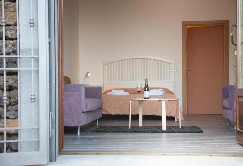 استودیوی لوکس, Ecoagriturismo Notti Stellate Etna Mare